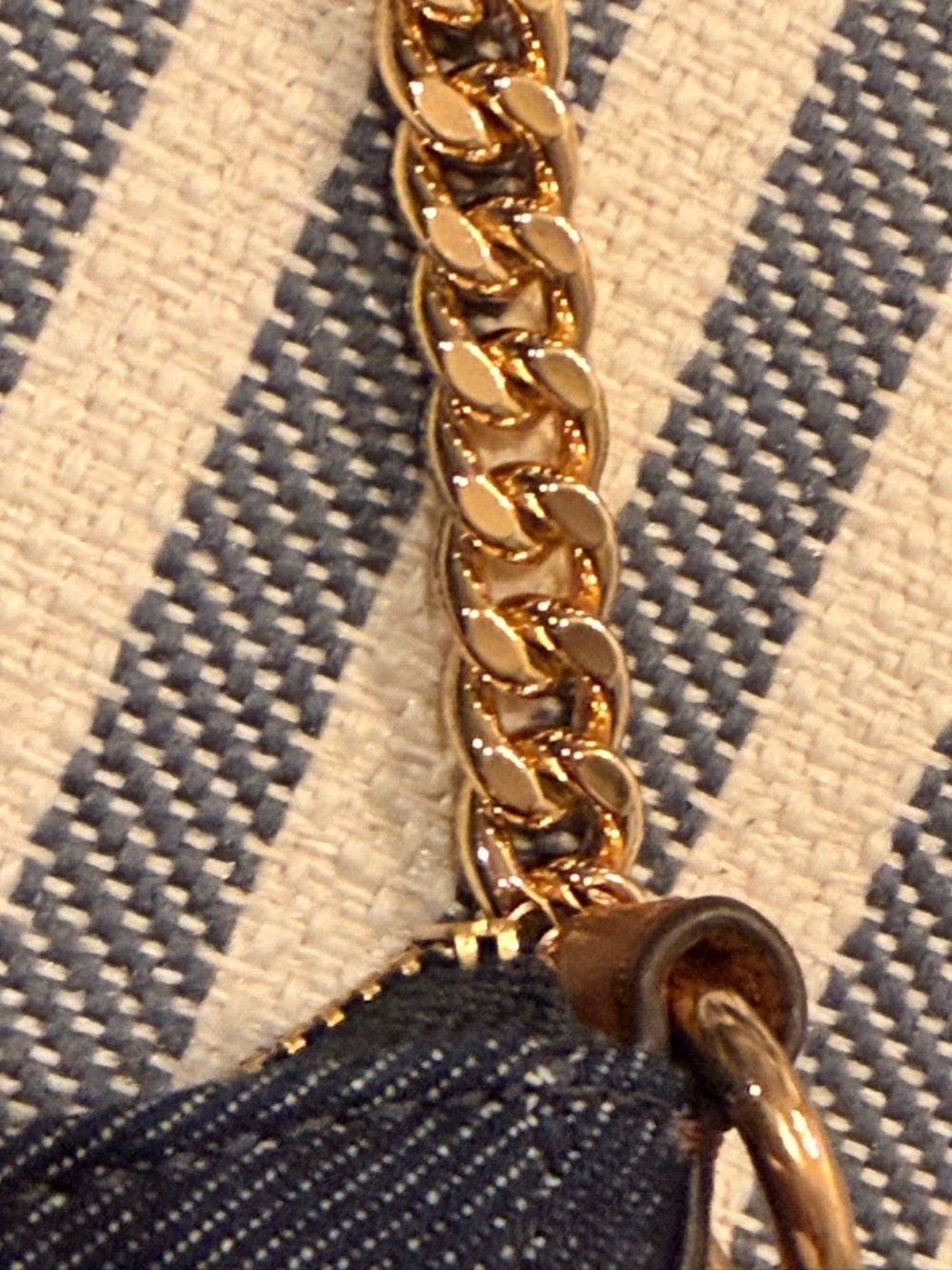 MICHAEL KORS “DENIM” (Retail:$198) Jet Set Charm pochette. 👖💙💙💙 - Picture 7 of 9